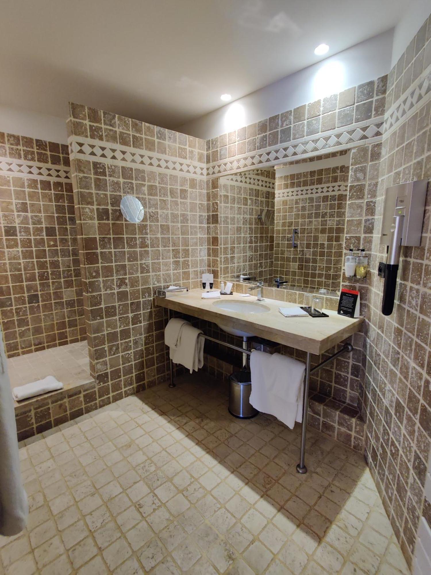 Hotel De Bourgtheroulde, Autograph Collection 5*