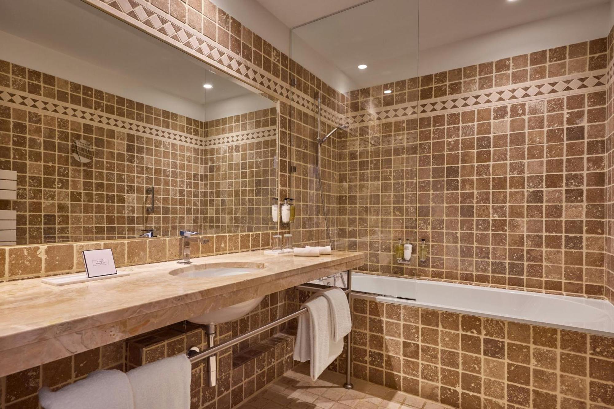 Hotel De Bourgtheroulde, Autograph Collection 5*